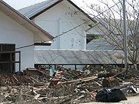 tsunami damaged buildings