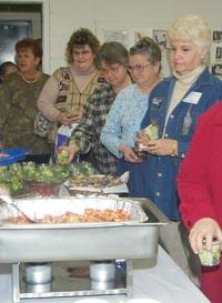 Dining with Diabetes participants focused on main dishes at this cooking school.