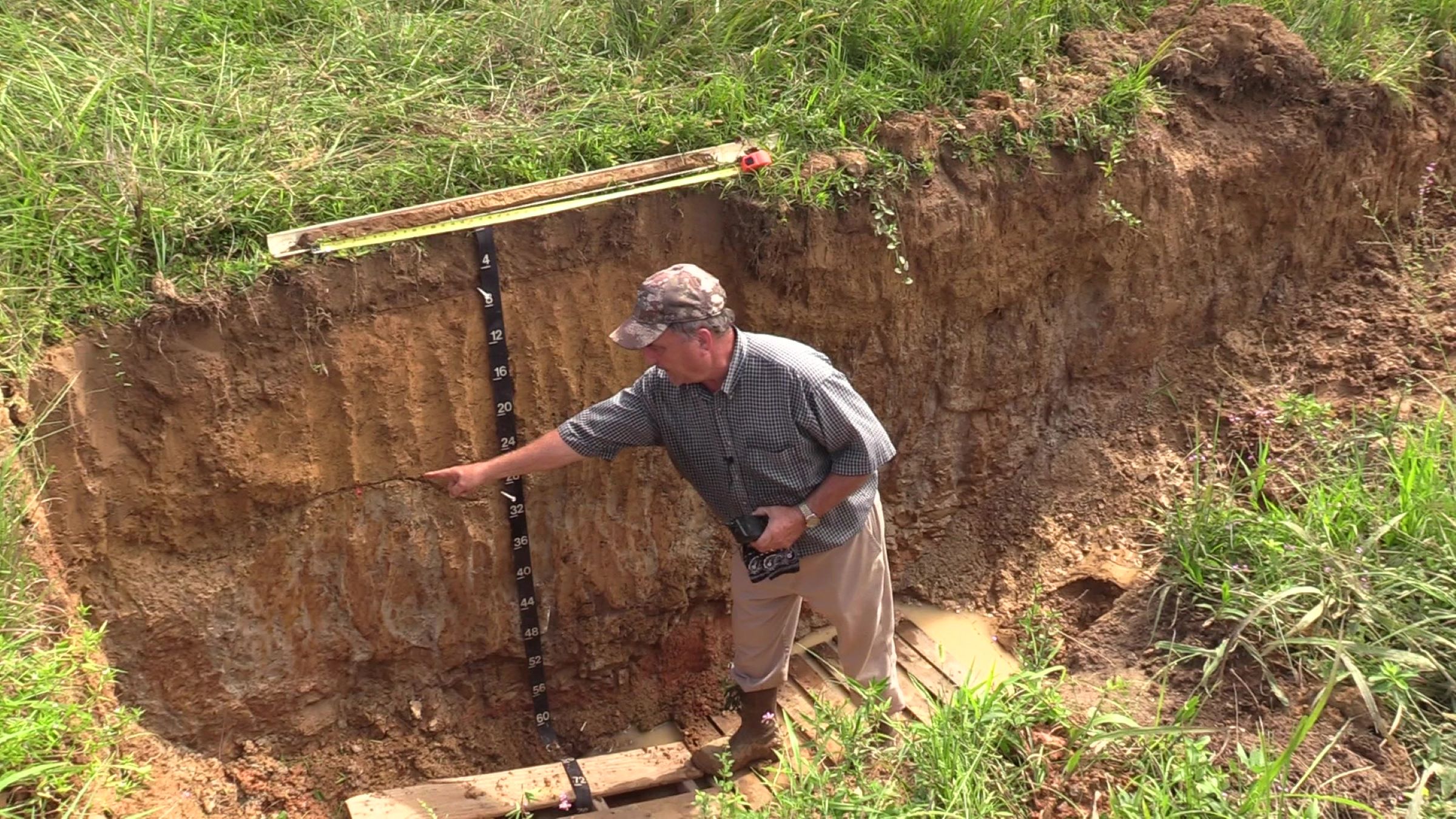 UK specialists will visit two contrasting soil pits that represent most of the soil resources utilized for crop production in western Kentucky. Photo provided by Lori Rogers.