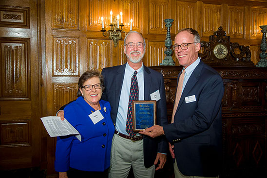 Veterinarian Tom Riddle named 2017 Friend of UK Ag Equine Programs ...