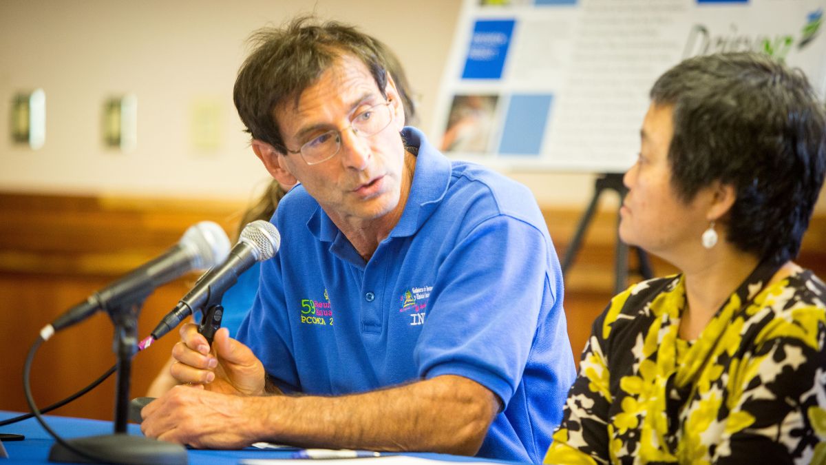Paul Vincelli always enjoyed explaining plant pathology to people. Photo by Matt Barton.
