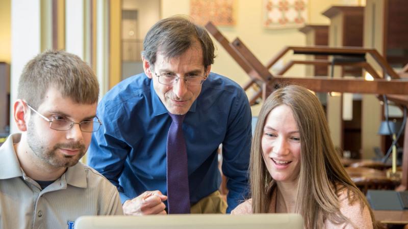 Paul Vincelli with students. Photo provided by Martin-Gatton CAFE.